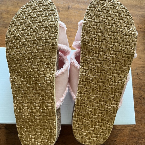 Danskin Tranquil Pink Sherpa Slides - Picture 7 of 7